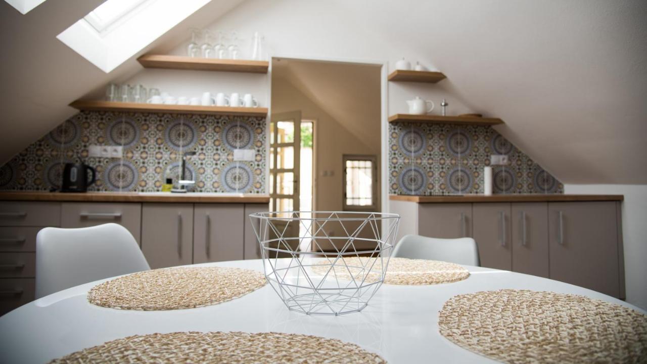 Apartman Veritas Mikulov Buitenkant foto
